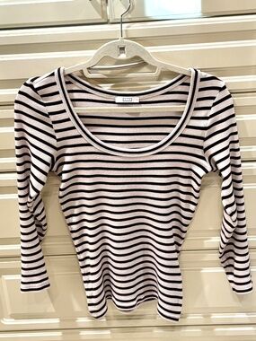 AYR Wide Neck Taupe and Black Striped Top Size Small